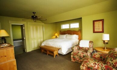 Sunset Suite (Upstairs), Inn at Ship Bay